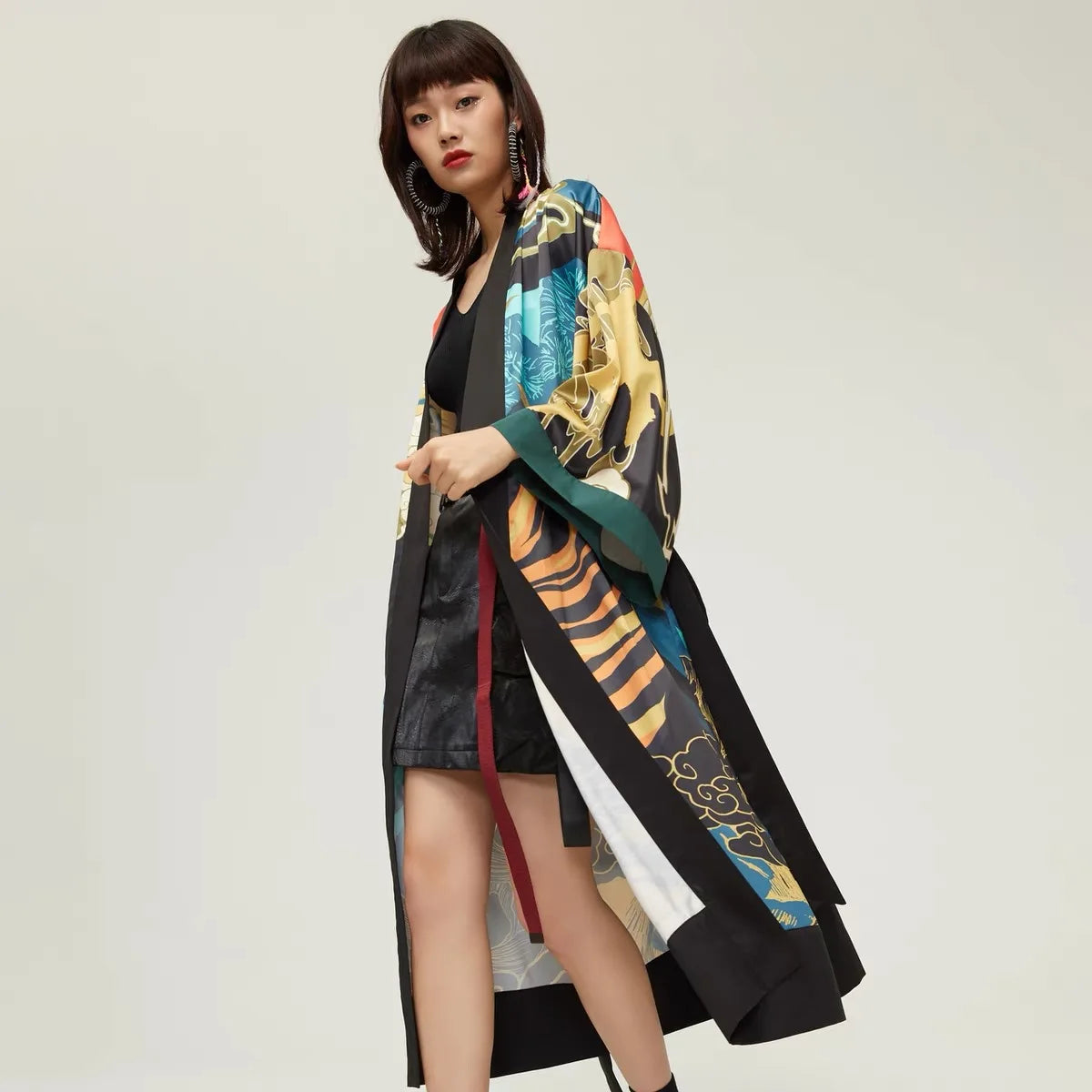 Kimono largo Tora – tigre oriental, negro – vista 5
