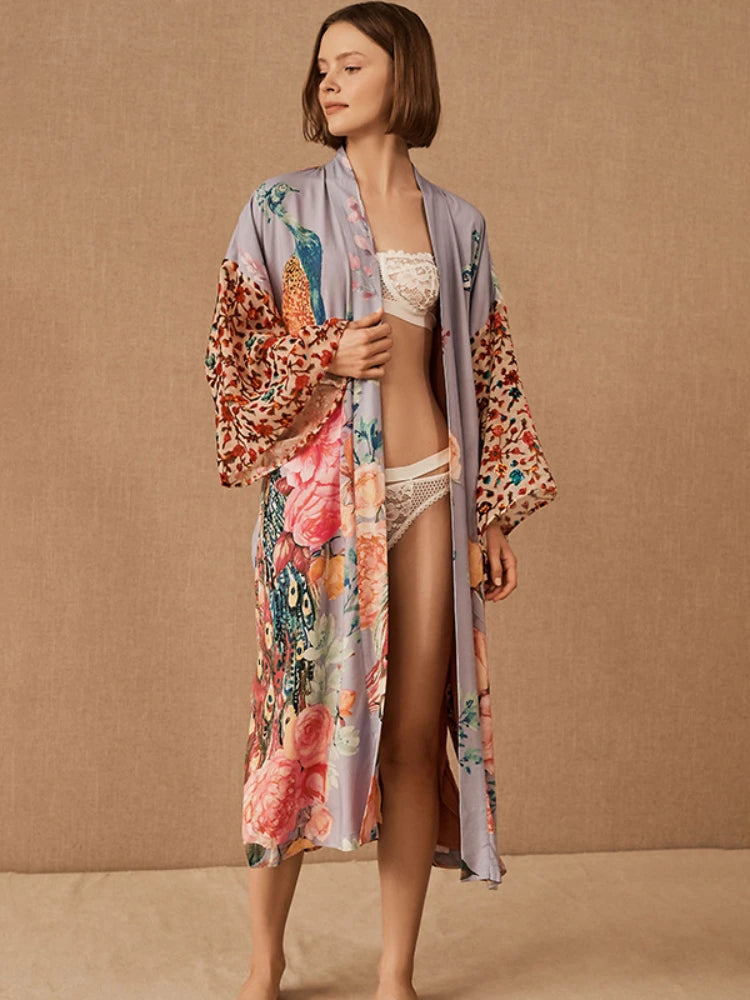 Kimono largo Kujaku – pavo real y leopardo, mujer – vista 5